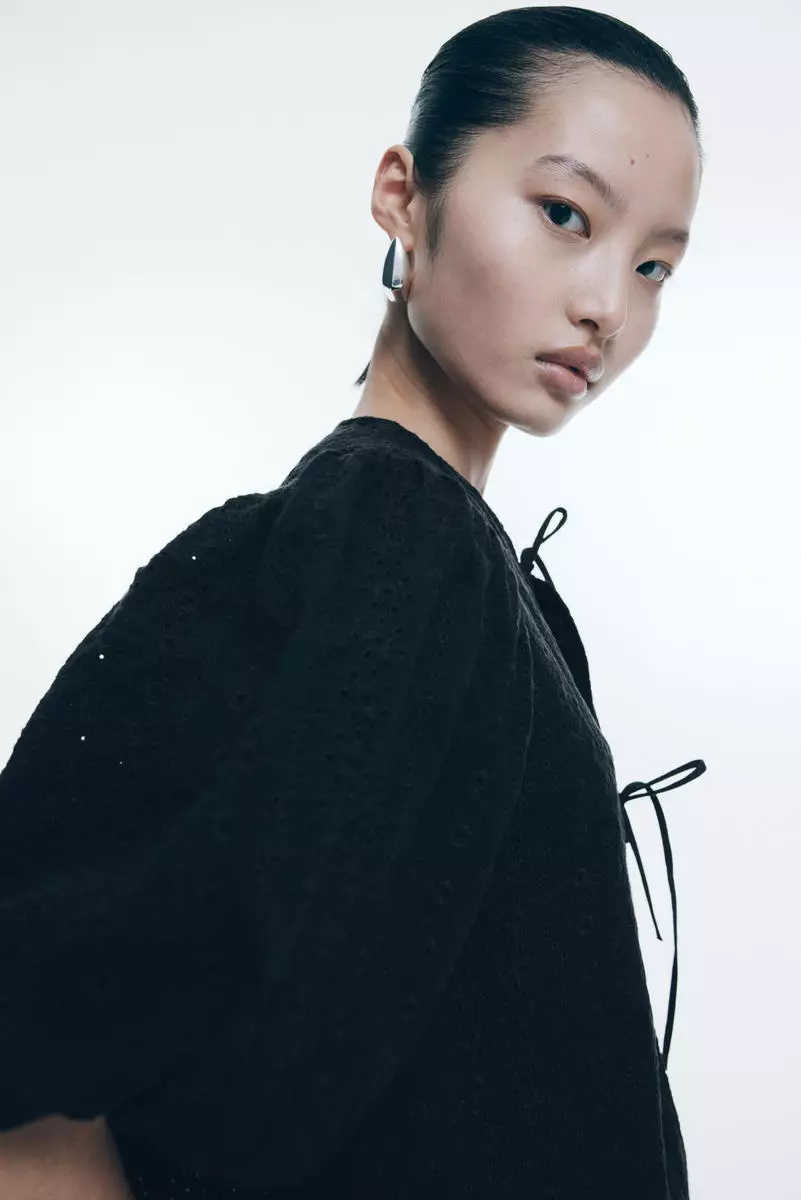 Broderie anglaise blouse