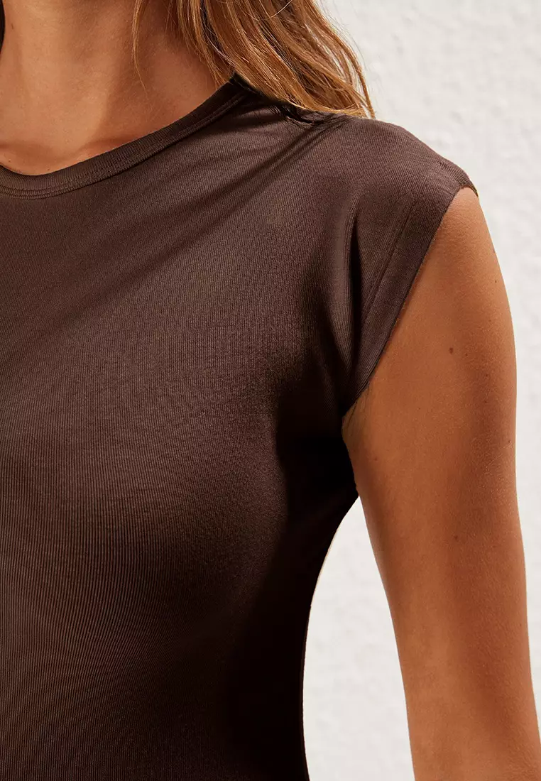 Brown Color Block Viscose/Soft Fabric Fitted/Fits Body Flexible Knitted Blouse TWOSS23BZ00992