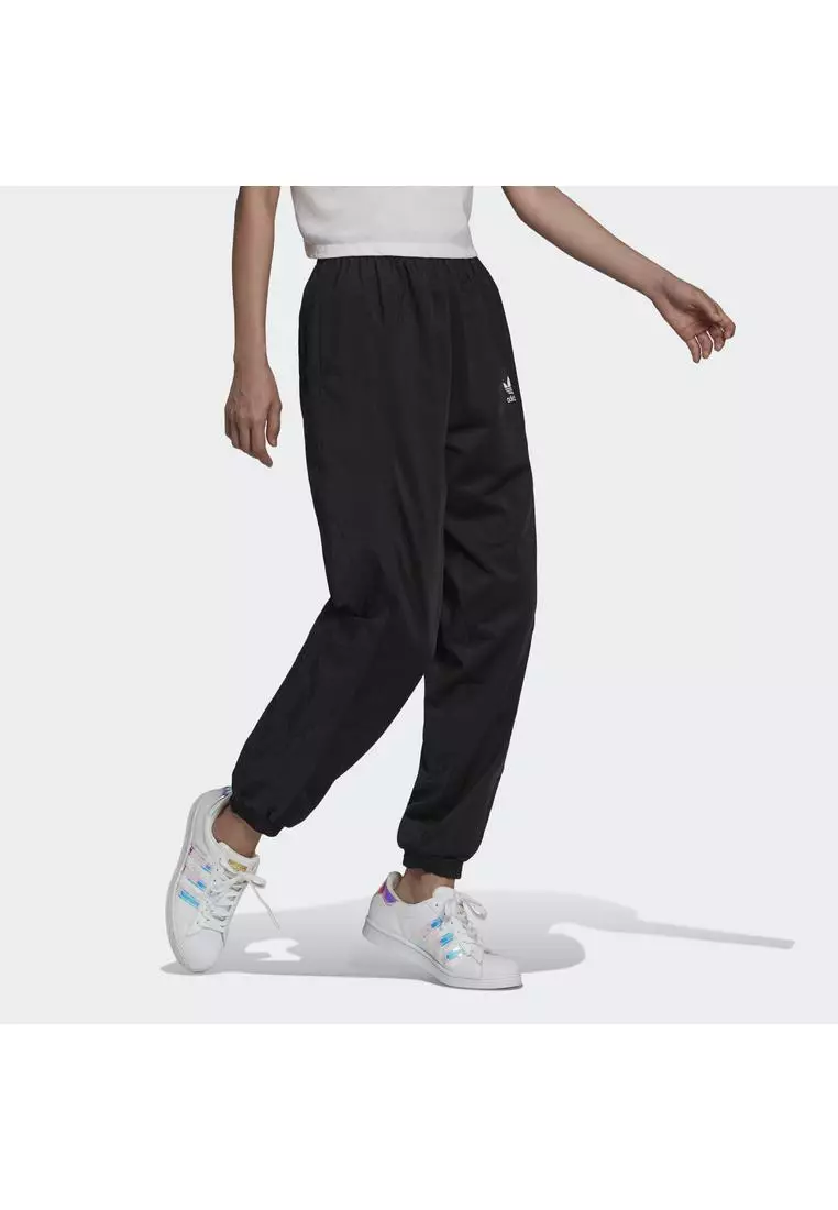 Adidas originals hotsell trefoil track pants