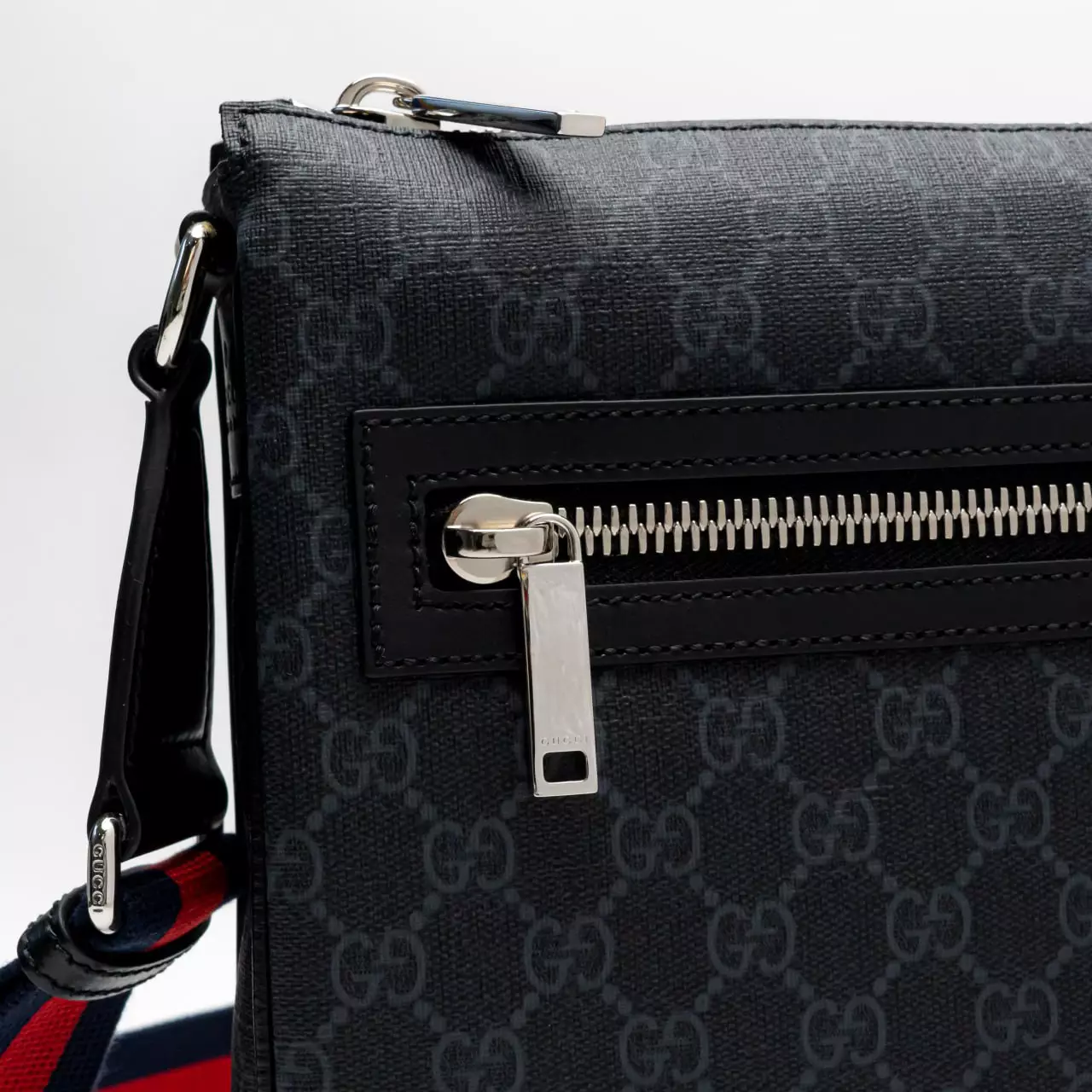 GG Supreme Canvas Coated Microfiber Messenger Bag Black