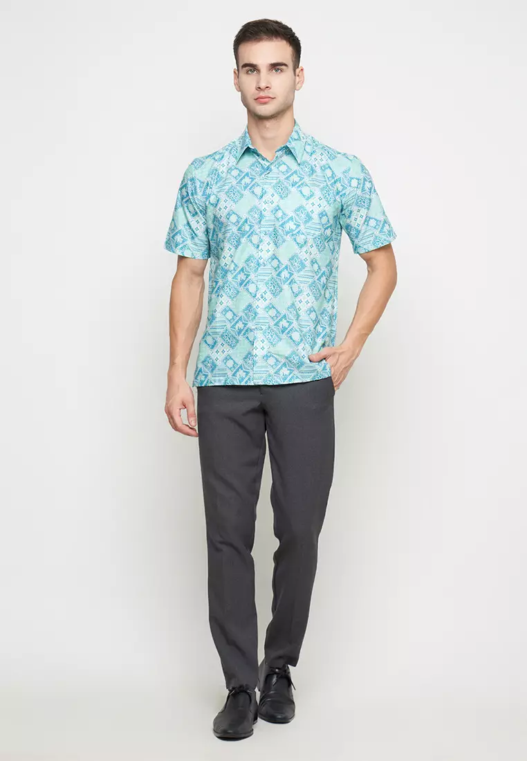 Regfit Diya Kemeja Batik Pria Lengan Pendek