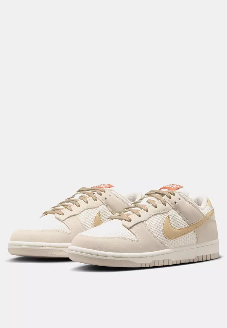 Dunk Low SE Women's Shoes