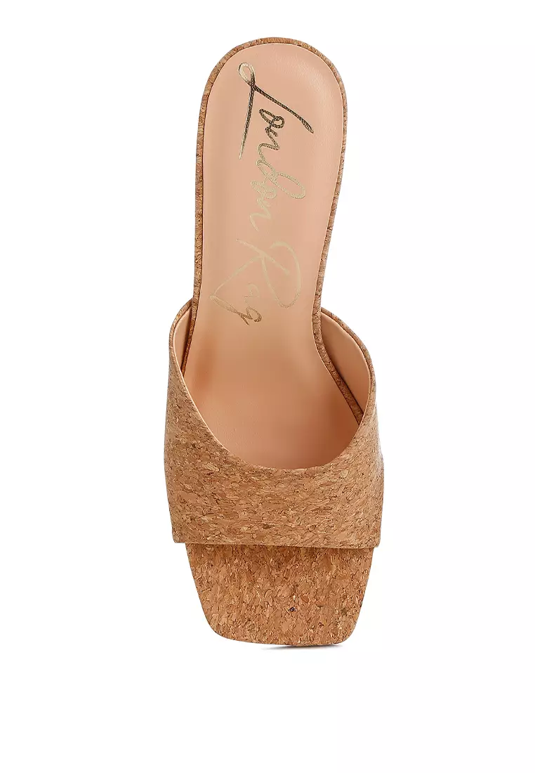 Sandal Wedge Gabus dalam Warna Alami