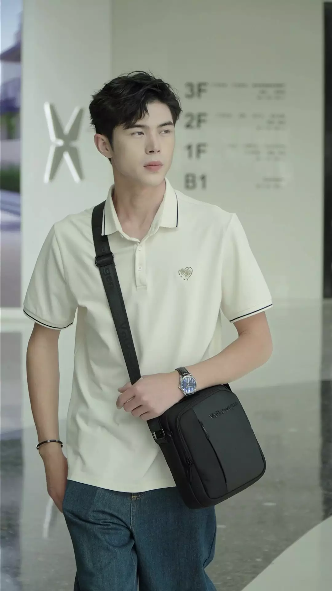 Men's Sling bag - Hitam