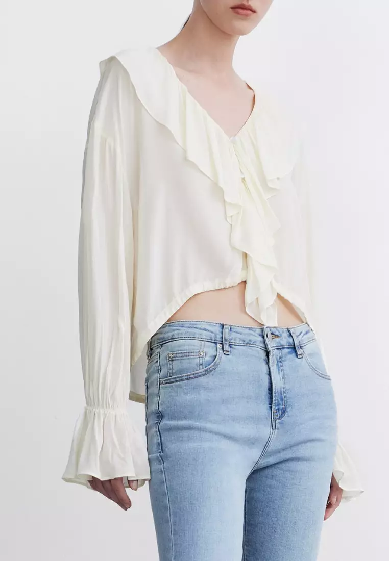 White ruffle outlet collar blouse