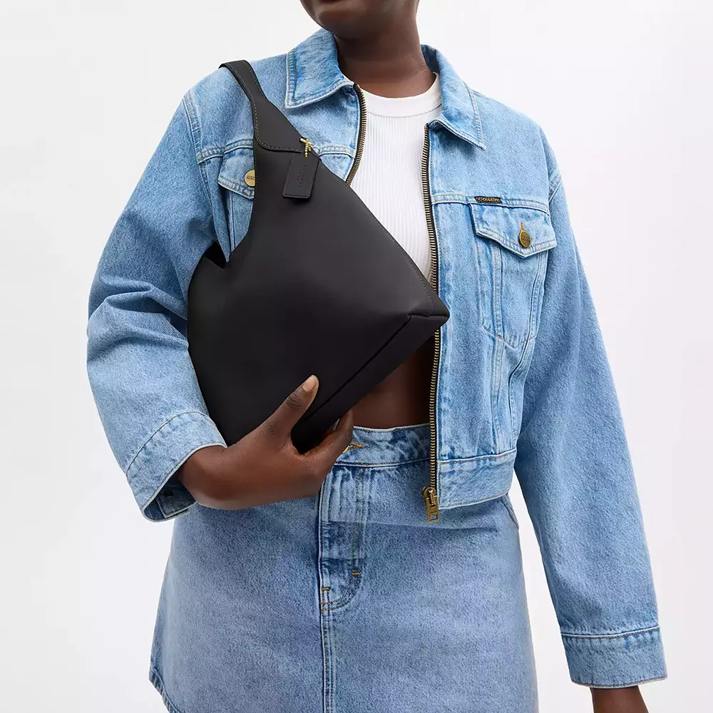 Brooklyn 28 Grained Leather Shoulder Bag Black