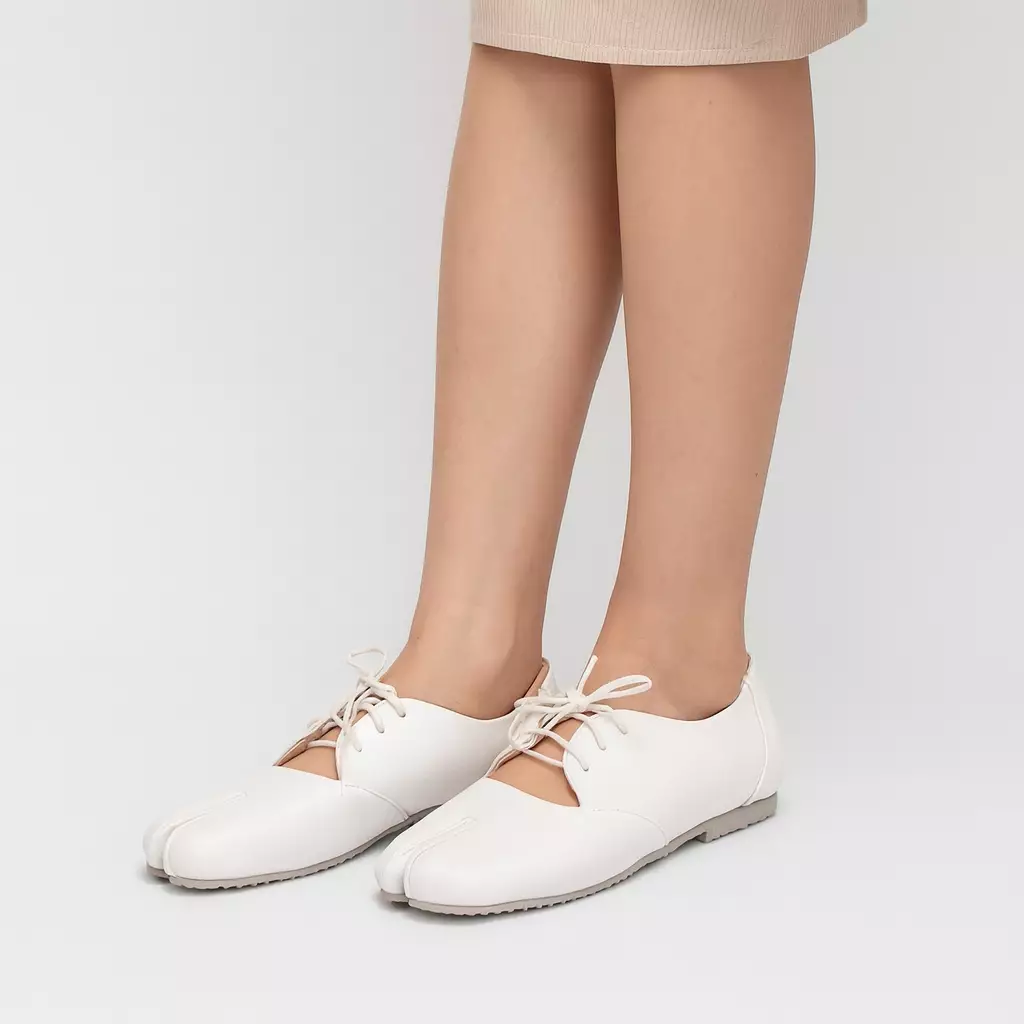 Adorable Projects -  Moneera Flat Shoes Cream - Sepatu Wanita