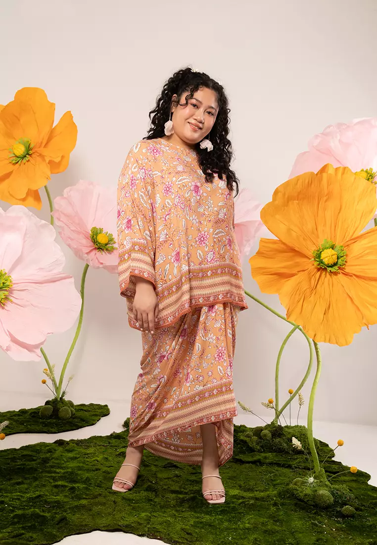 Buy Lubna Plus size Sana kurung with pareo skirt Online ZALORA