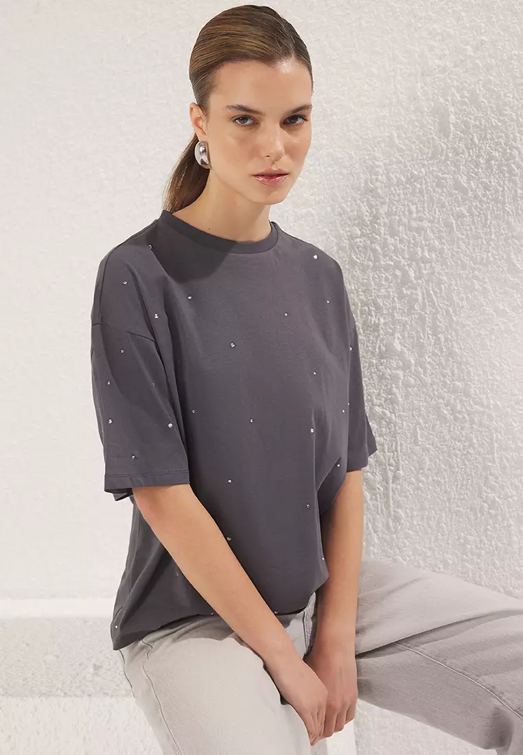 Anthracite 100% Cotton Stone Detail Relaxed/Wide Comfortable Cut Crew Neck Knitted T-Shirt TWOSS23TS00153