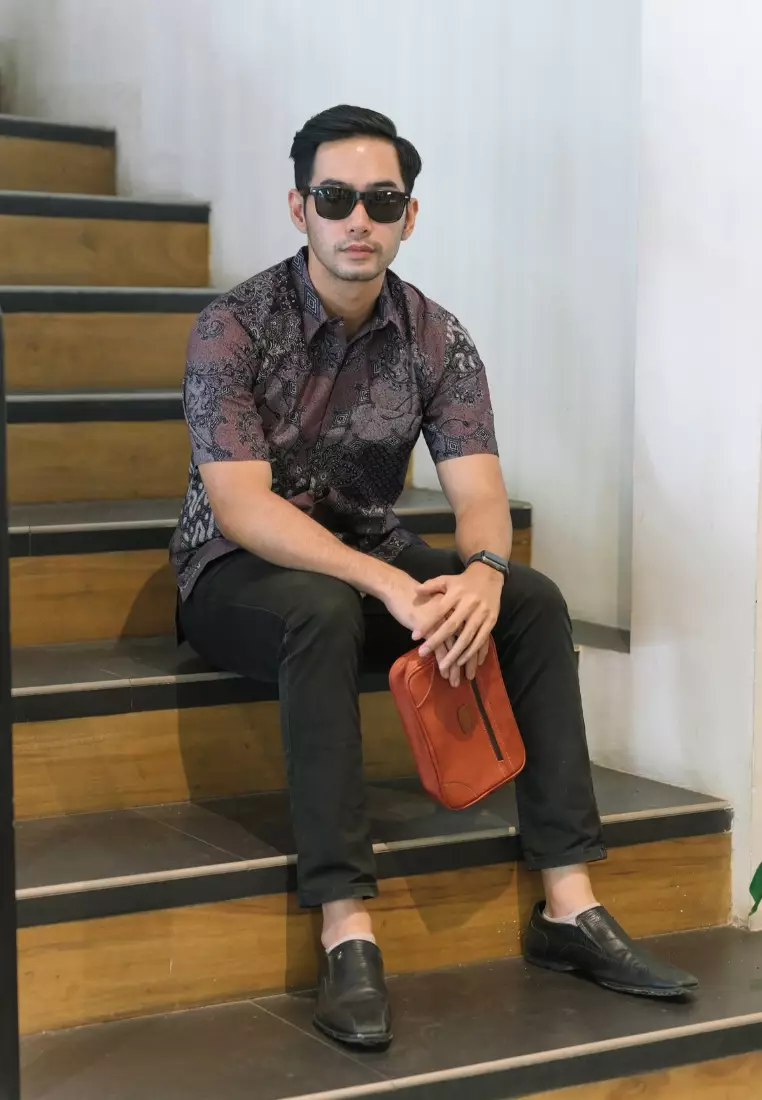 Hem Batik Quhafah Lengan Pendek Batik Tulis Slimfit