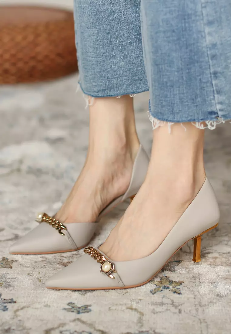 A2 heels top