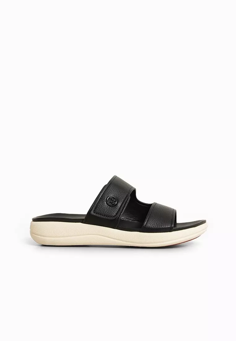 Discount on CLN  shoes - SKU: Recka Wedge Slides
