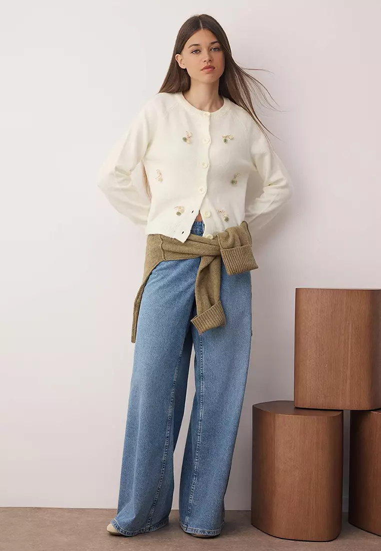 Cherry Accessory Detailed Cardigan