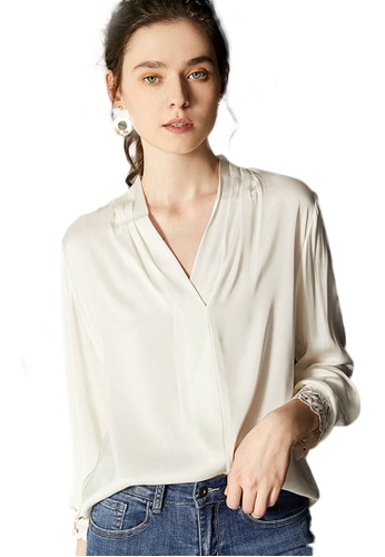 Sunnydaysweety white V-Neck Long-Sleeved Loose Bottoming Shirt A090905W 51F27AA6297762GS_1
