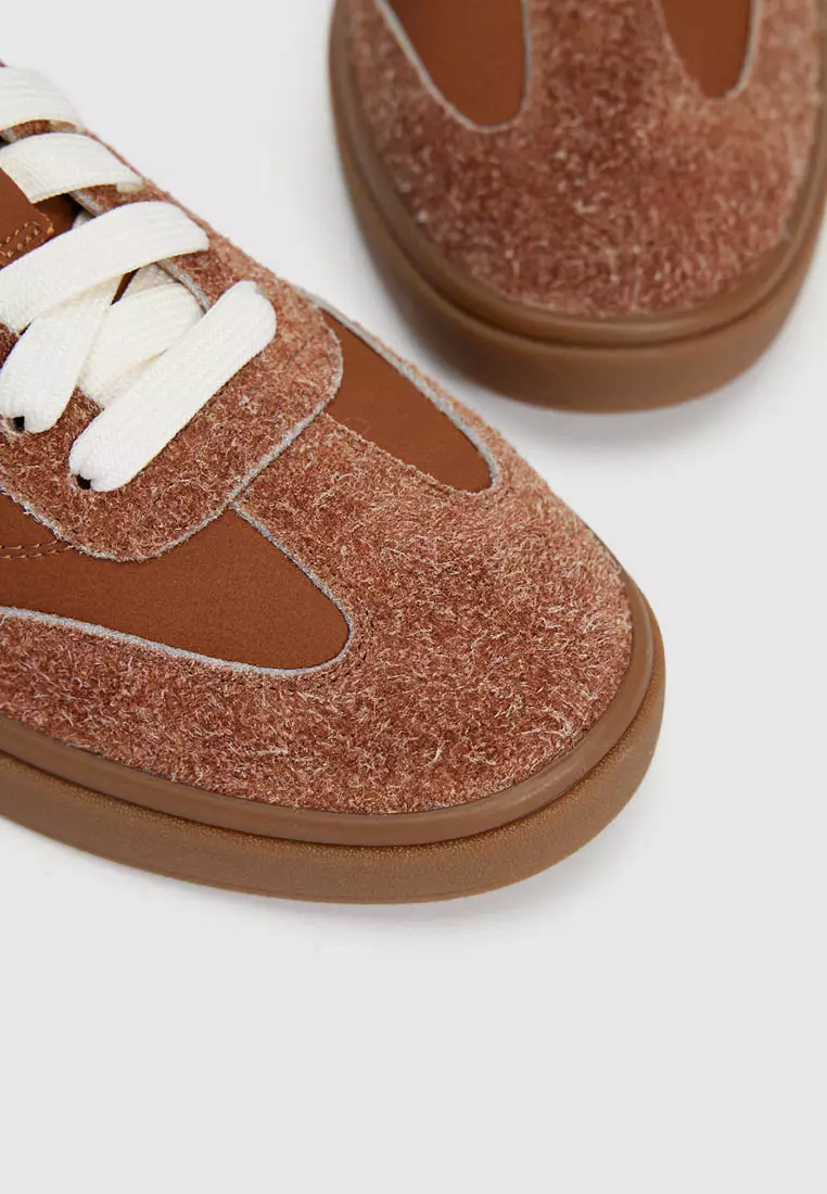 Round Toe Sneakers