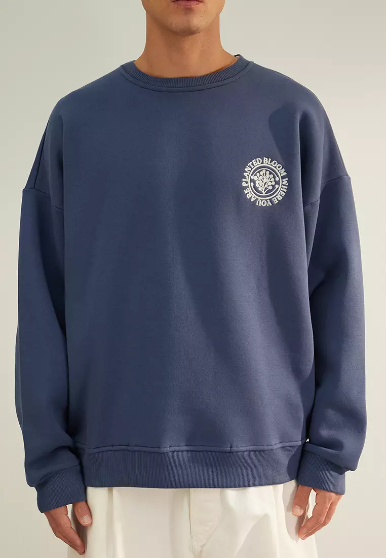 Embroidery Fleece Sweatshirt