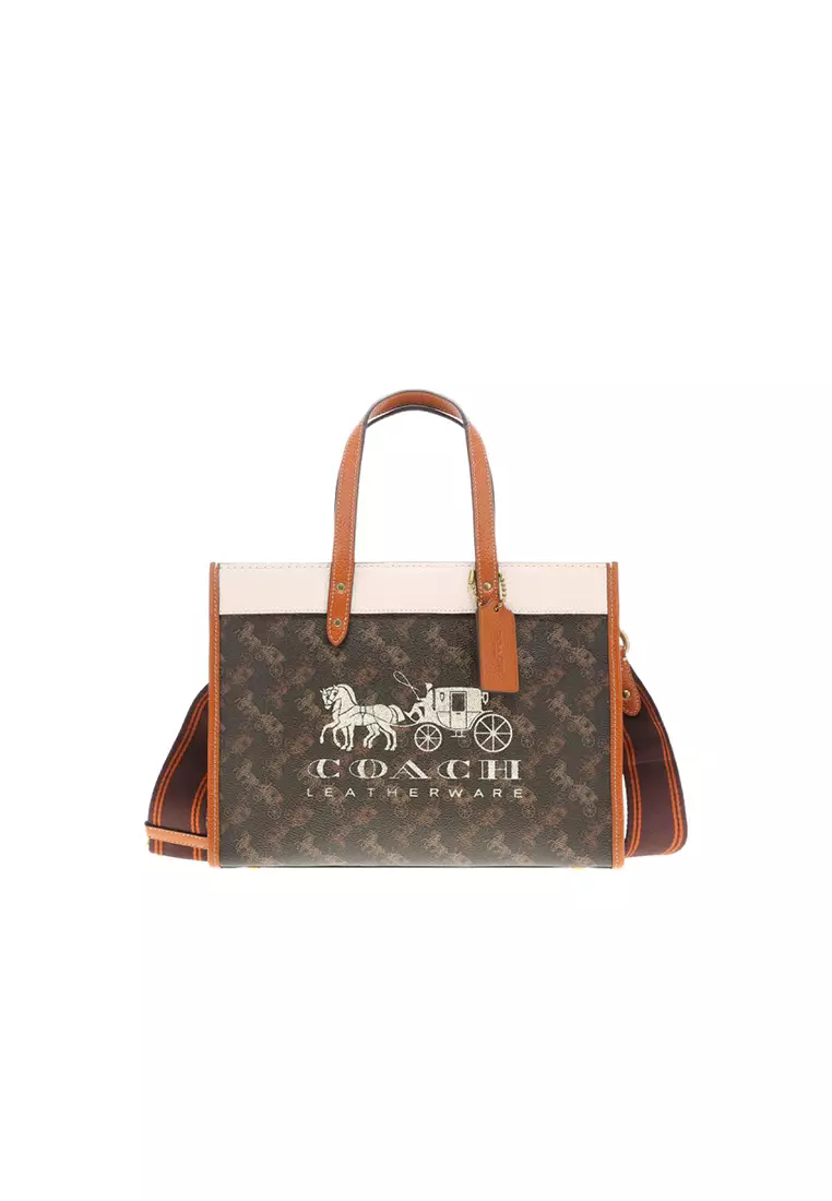 Coach classic 2025 leather field bag