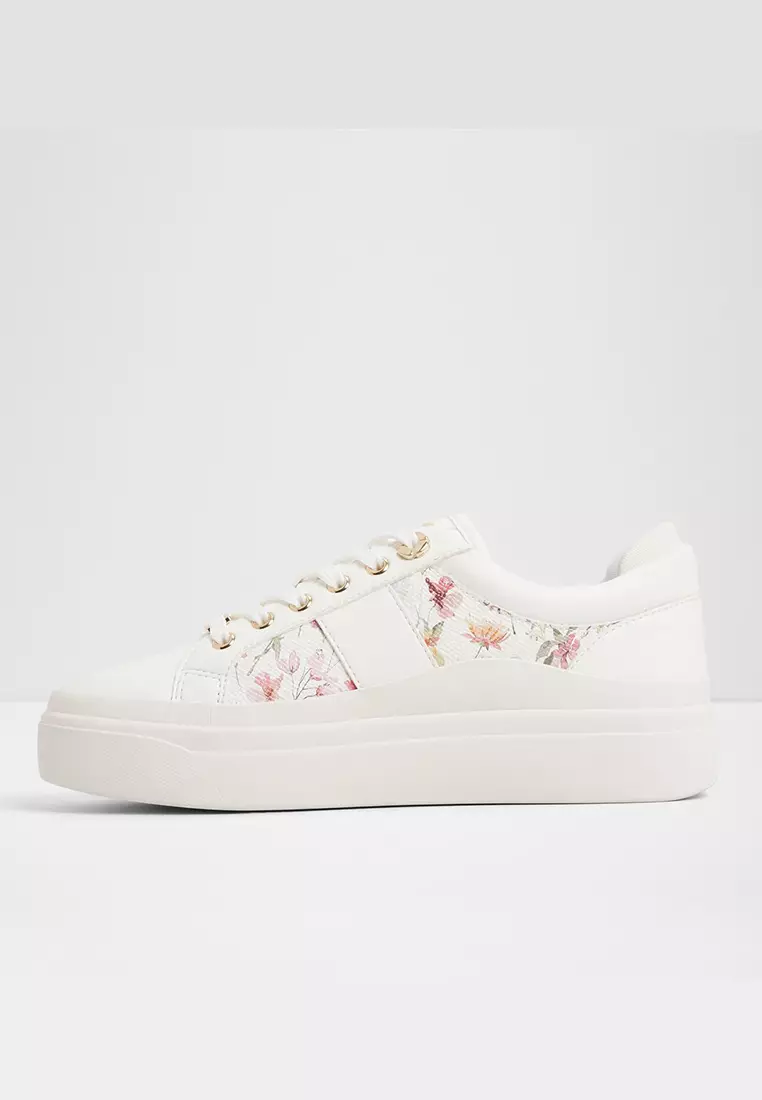 Brynlee Low-Top Sneakers