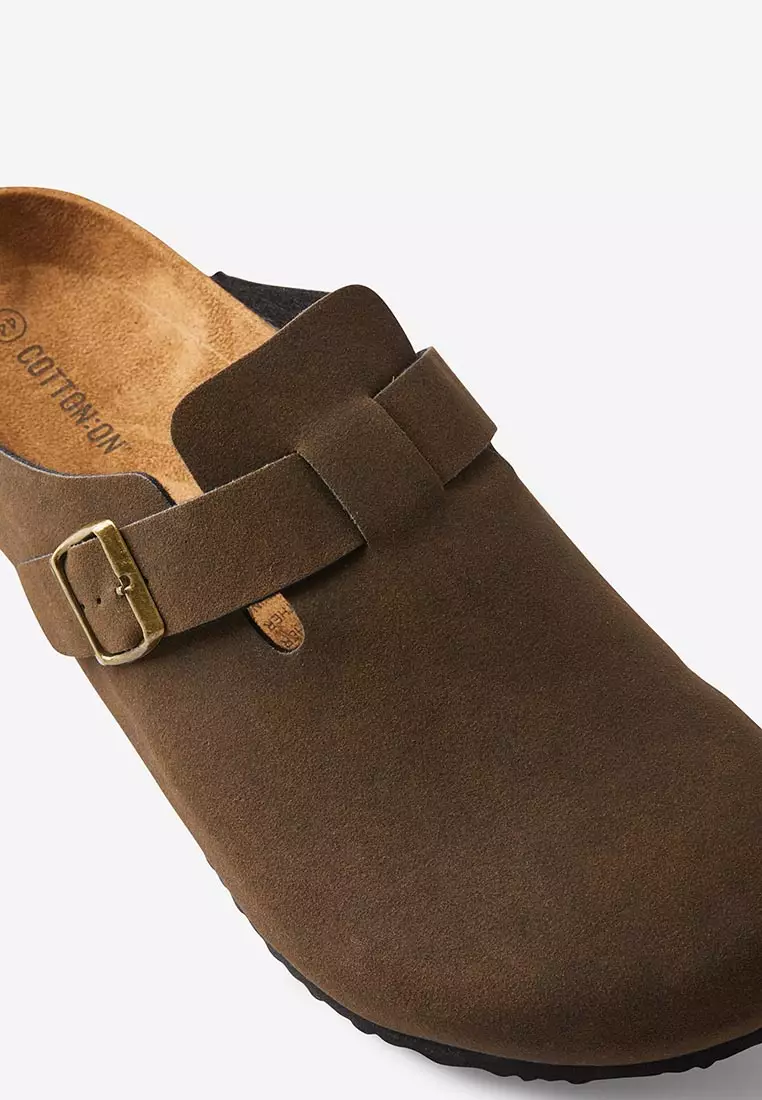 Closed Toe Buckle Slides