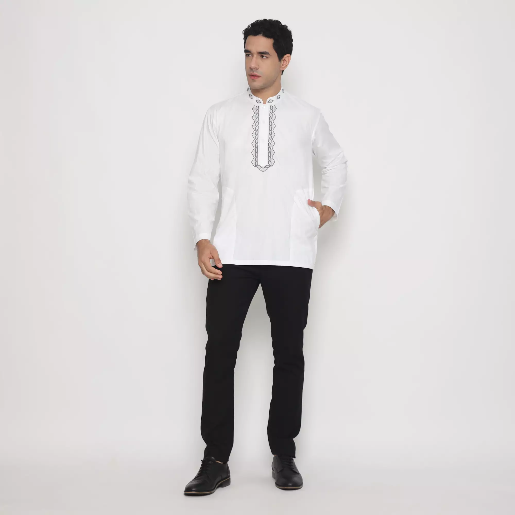 Platini Kemeja Pria Koko Shanghai Lengan Panjang Katun Putih 061014