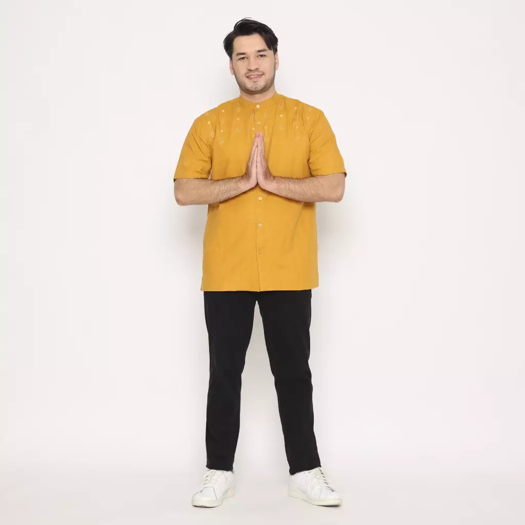 AMK Kemeja Koko Pria Lengan Pendek KK OKAN S/S Yellow Camel