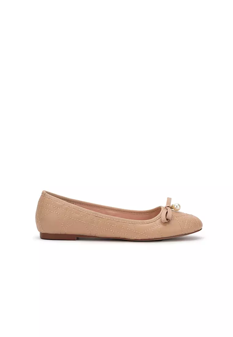 Discount on Nose  shoes - SKU: QUILTED ROUND TOE FLAT PUMP