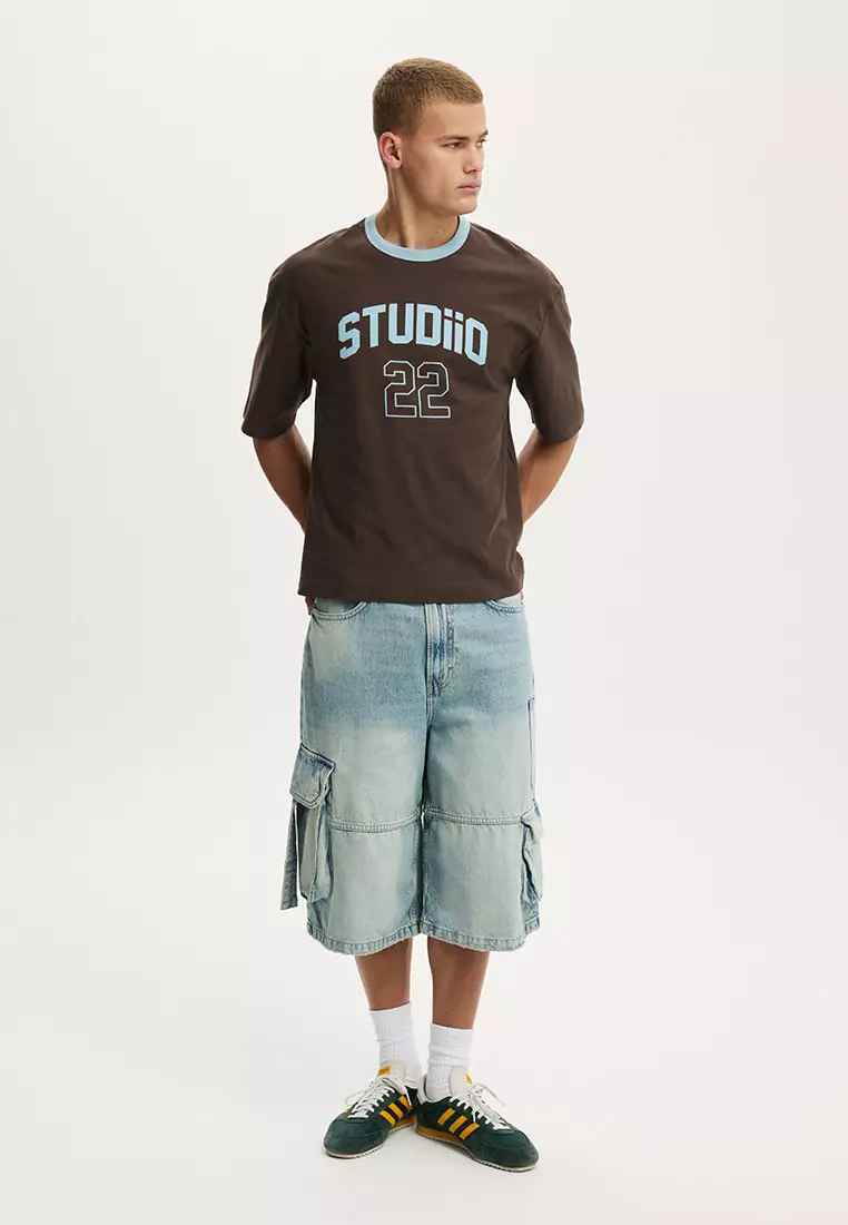 Cropped Fit Graphic T-Shirt