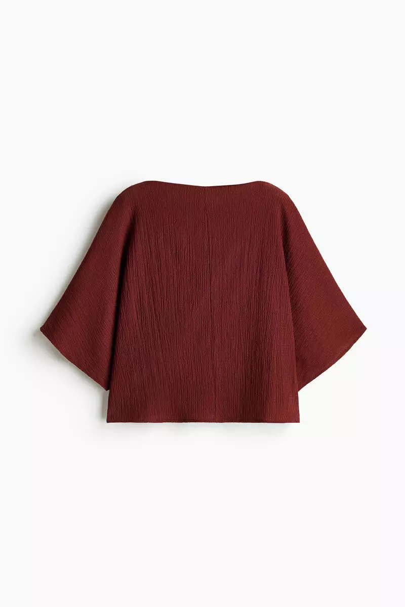 Crinkled boat-neck top