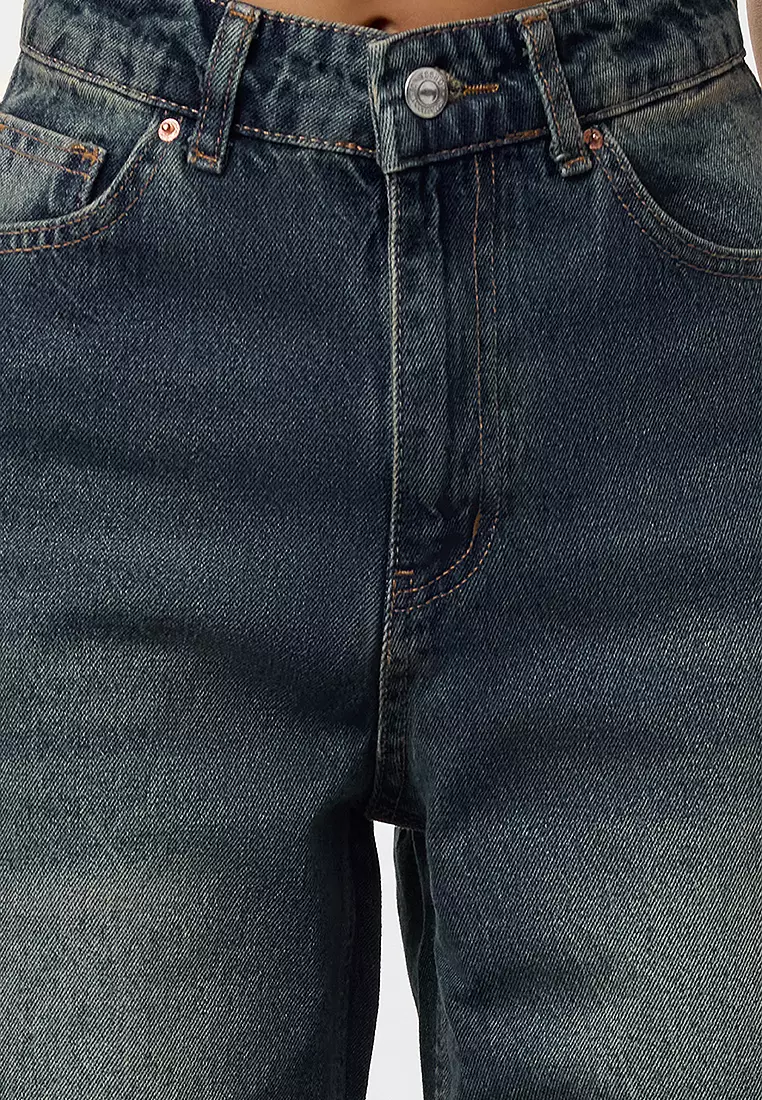 Cut-Out Faded Effect Vintage High Waist Straight Jeans