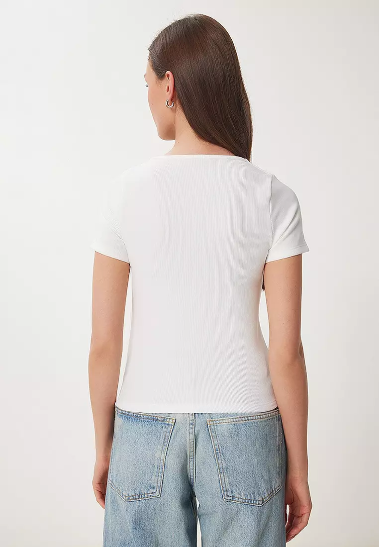 Gold Accessory Ribbed Knitted Blouse