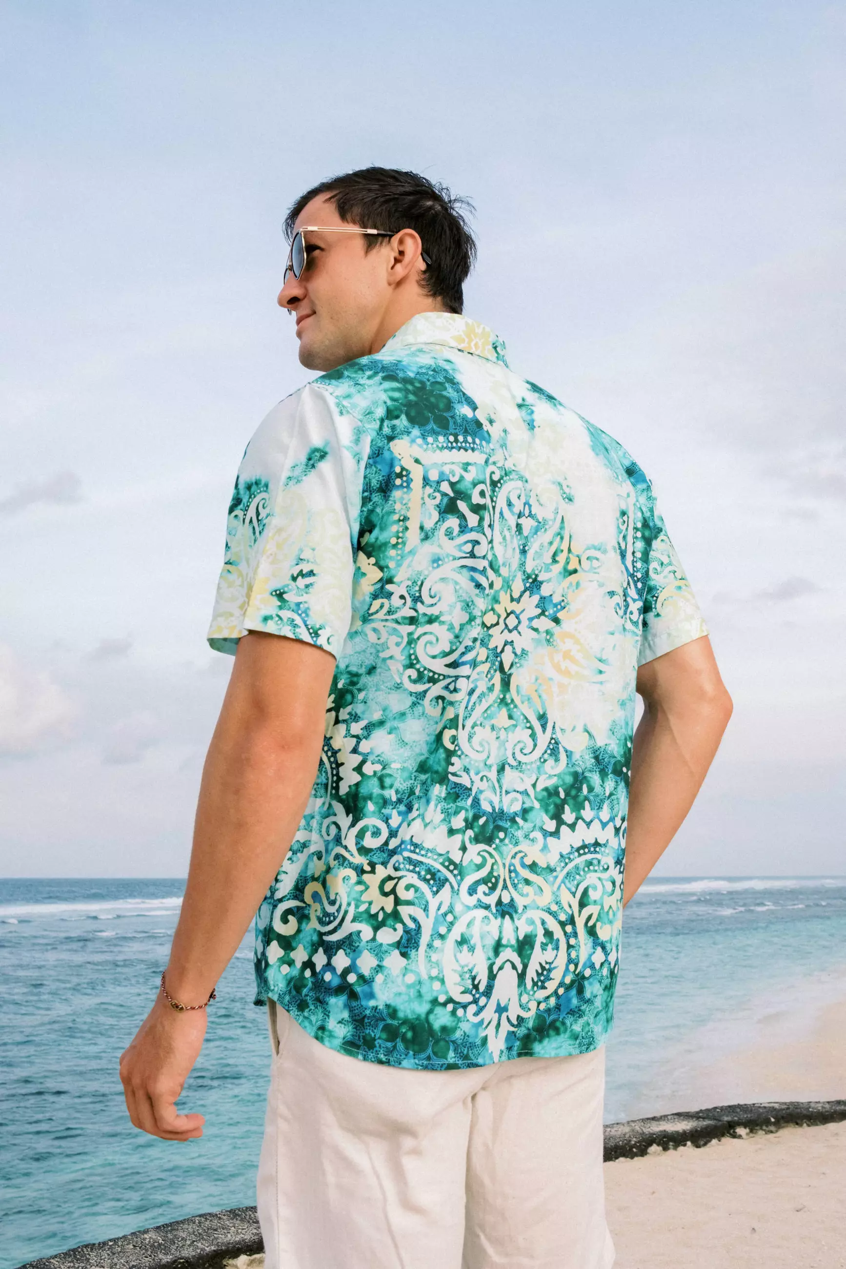 Kiva Turqoise Kemeja Pria  Pendek Slim Fit Digital Print