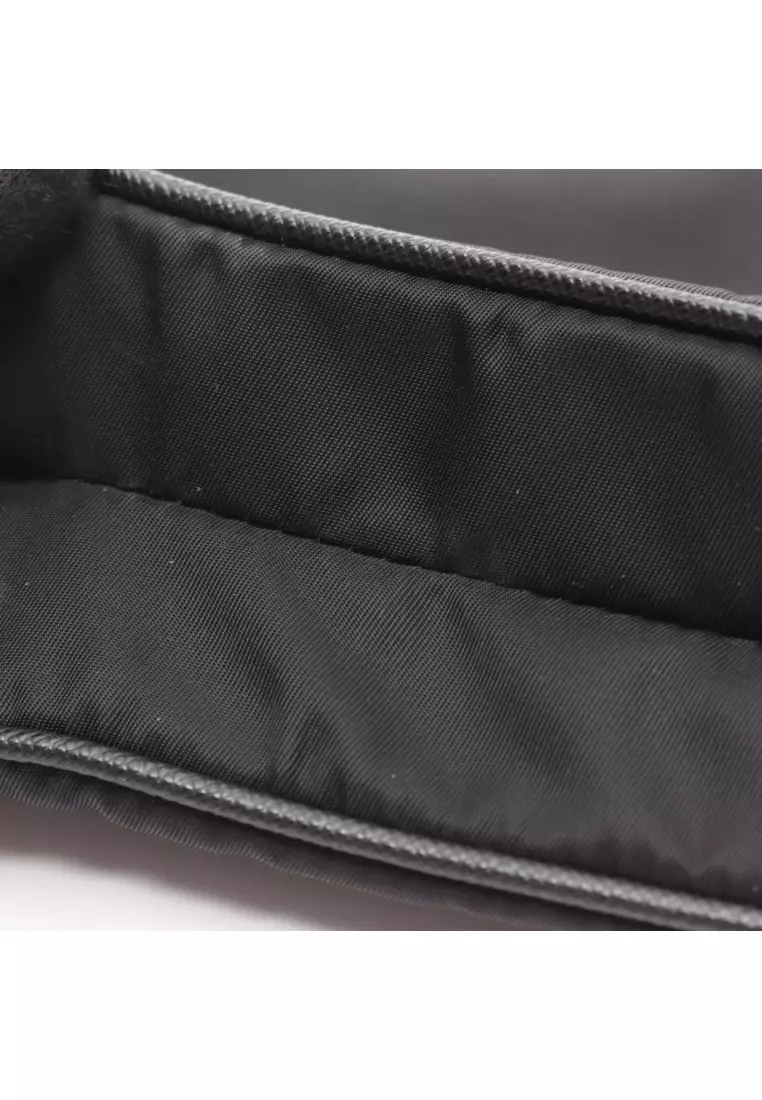 Pre-Loved Prada Re-Edition 2000 Shoulder bag Nylon Saffiano leather black
