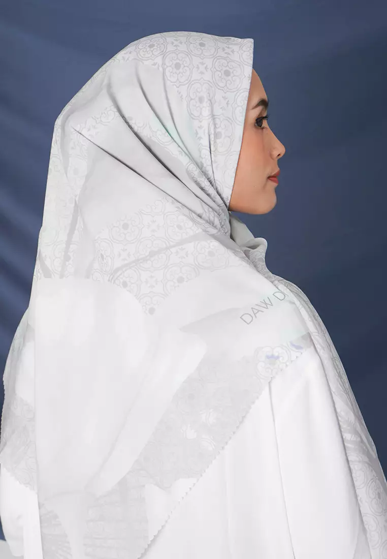 WK042 kerudung segi empat voal DAW Project Lilith Series abu muda