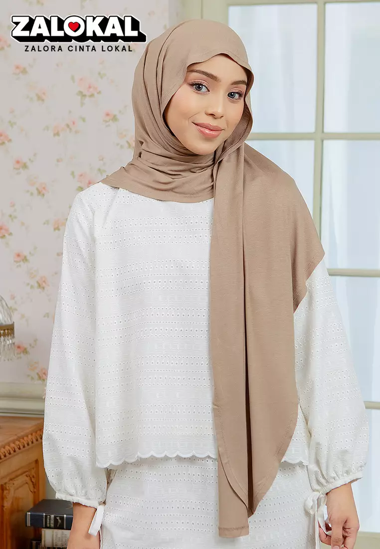 Heidy Oval Shawl in Taupe (Lozy x Heidy)