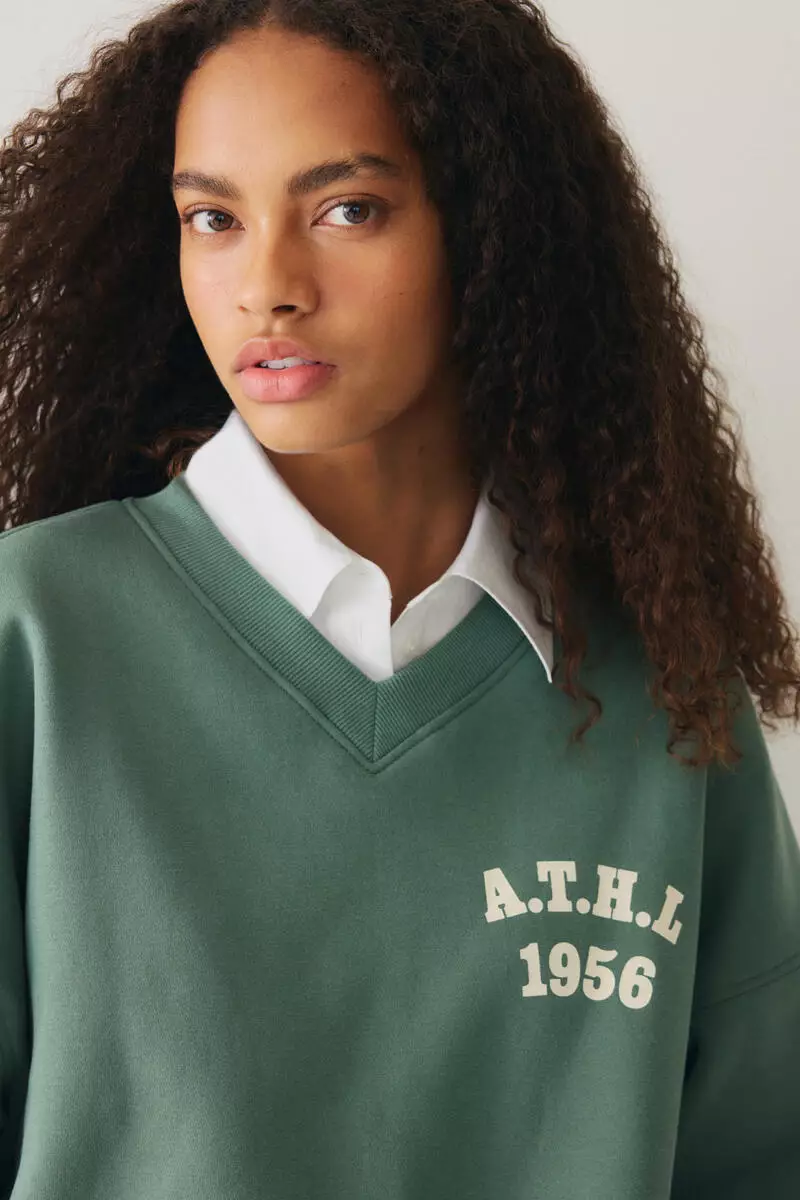 Oversized V-neck sweatshirt