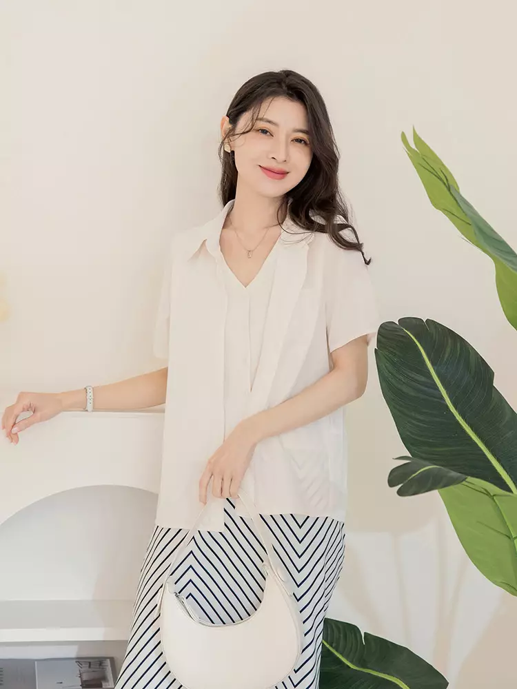 假兩件素色V領開襟短袖襯衫上衣《AB19392》