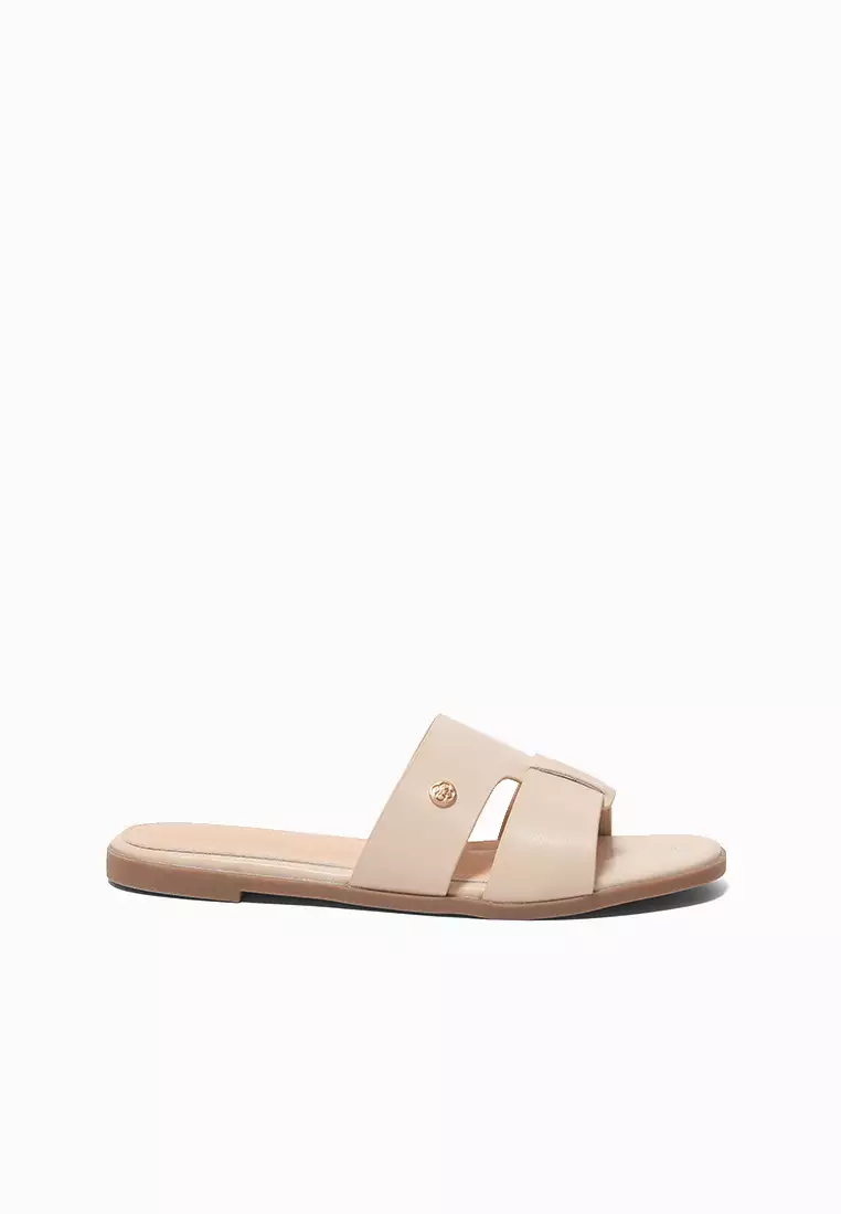Discount on CLN  shoes - SKU: Ivy Slides