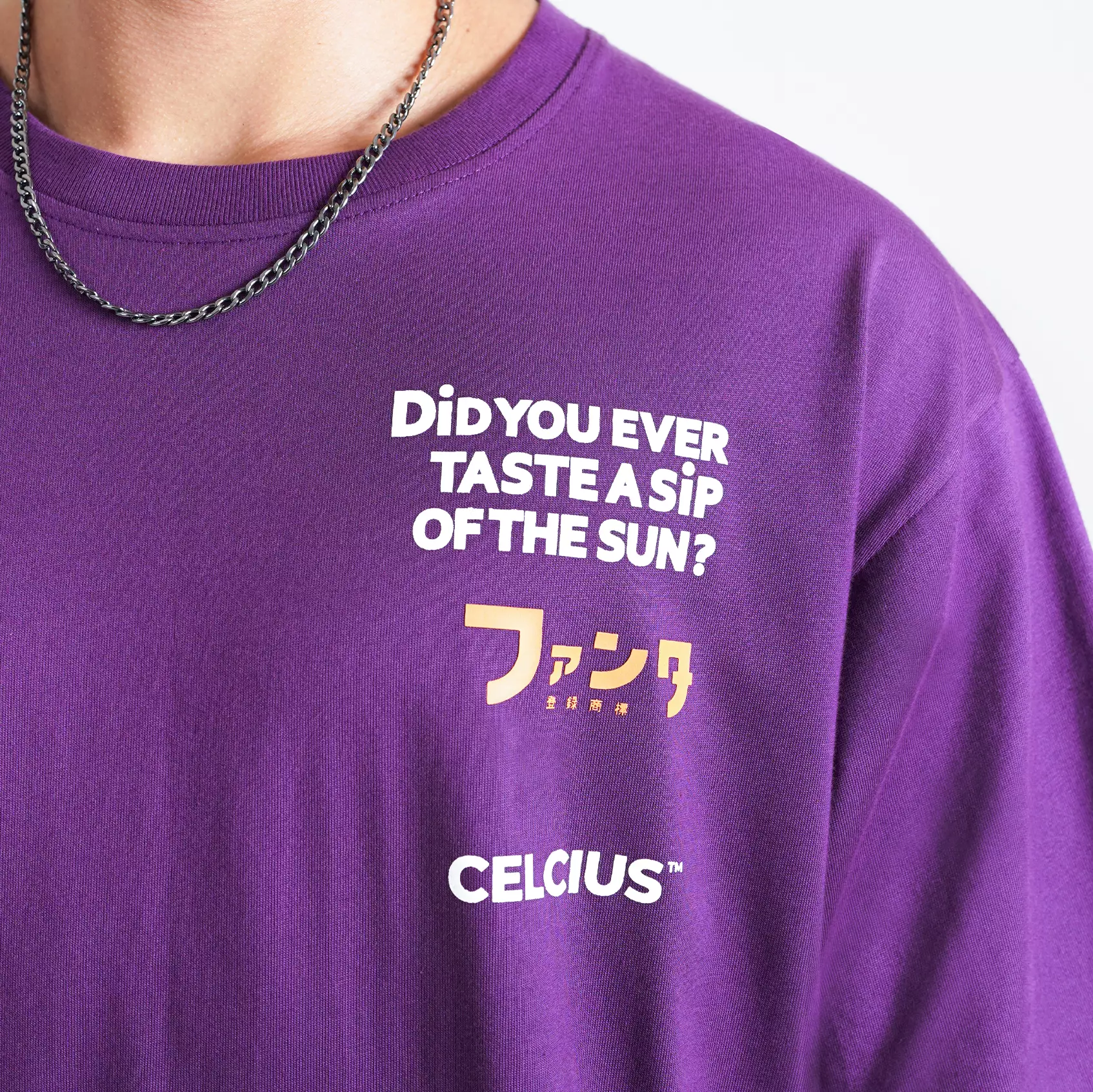 CELCIUS FANTA Carat of Bottle T-Shirt LIN001424C Ungu