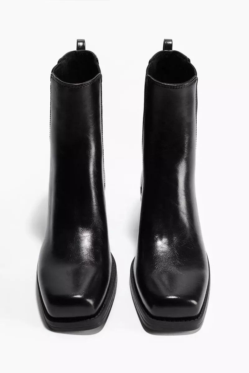 Square-toe Chelsea boots