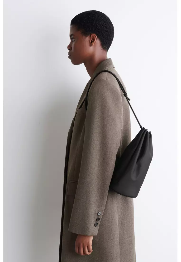 DRAWSTRING CROSSBODY BAG - NYLON