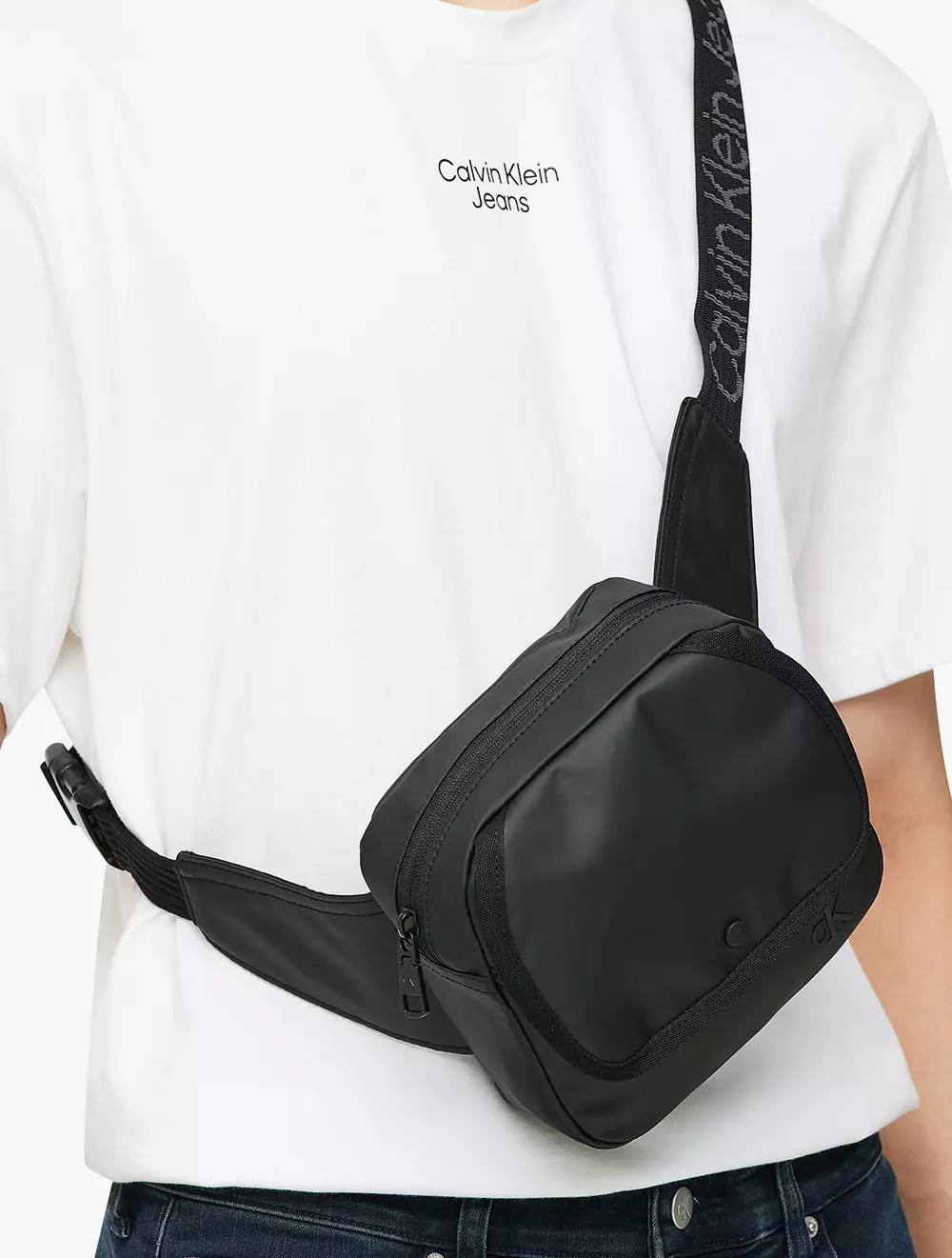 Calvin klein 2025 jeans accessories