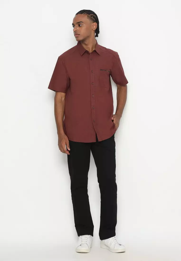 POLICE Kemeja Polos Cotton Twill Slub Maroon Regular Fit Pria