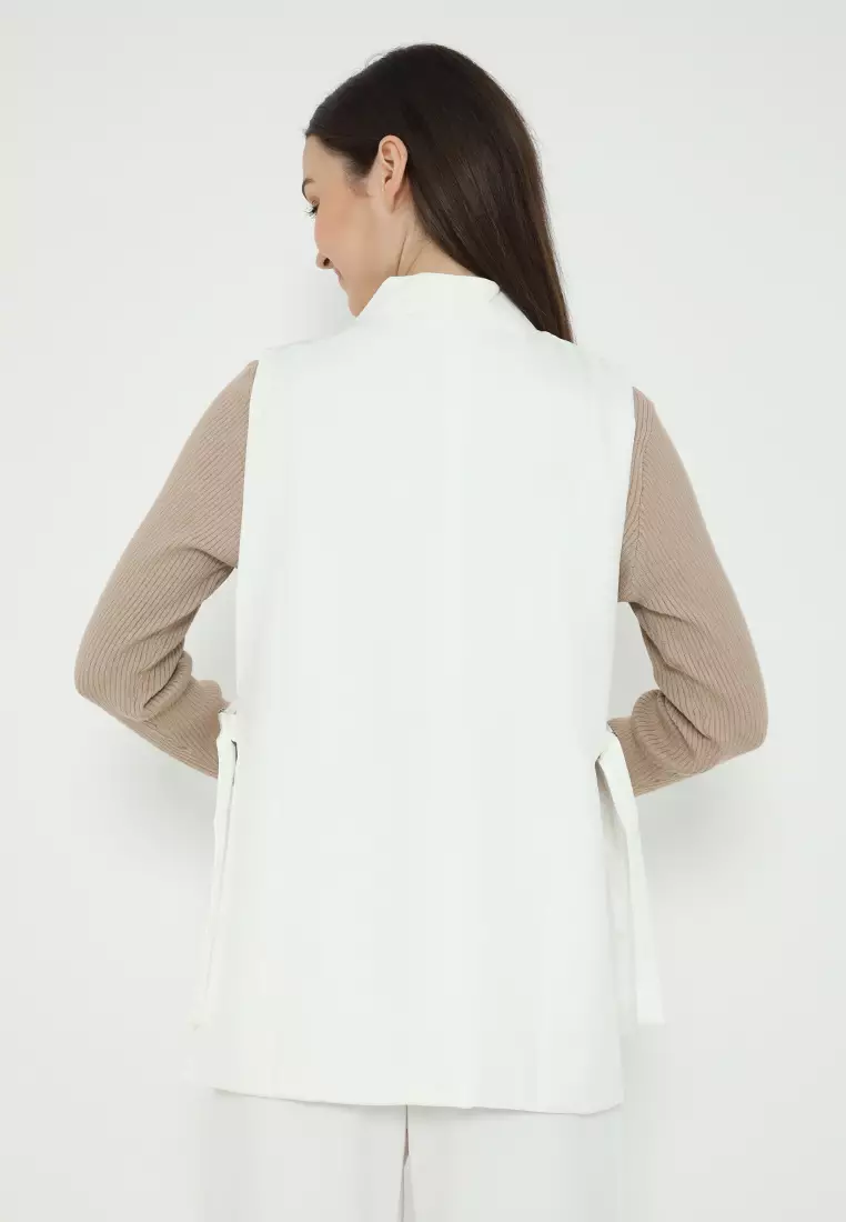 Slit Waistcoat With Tab