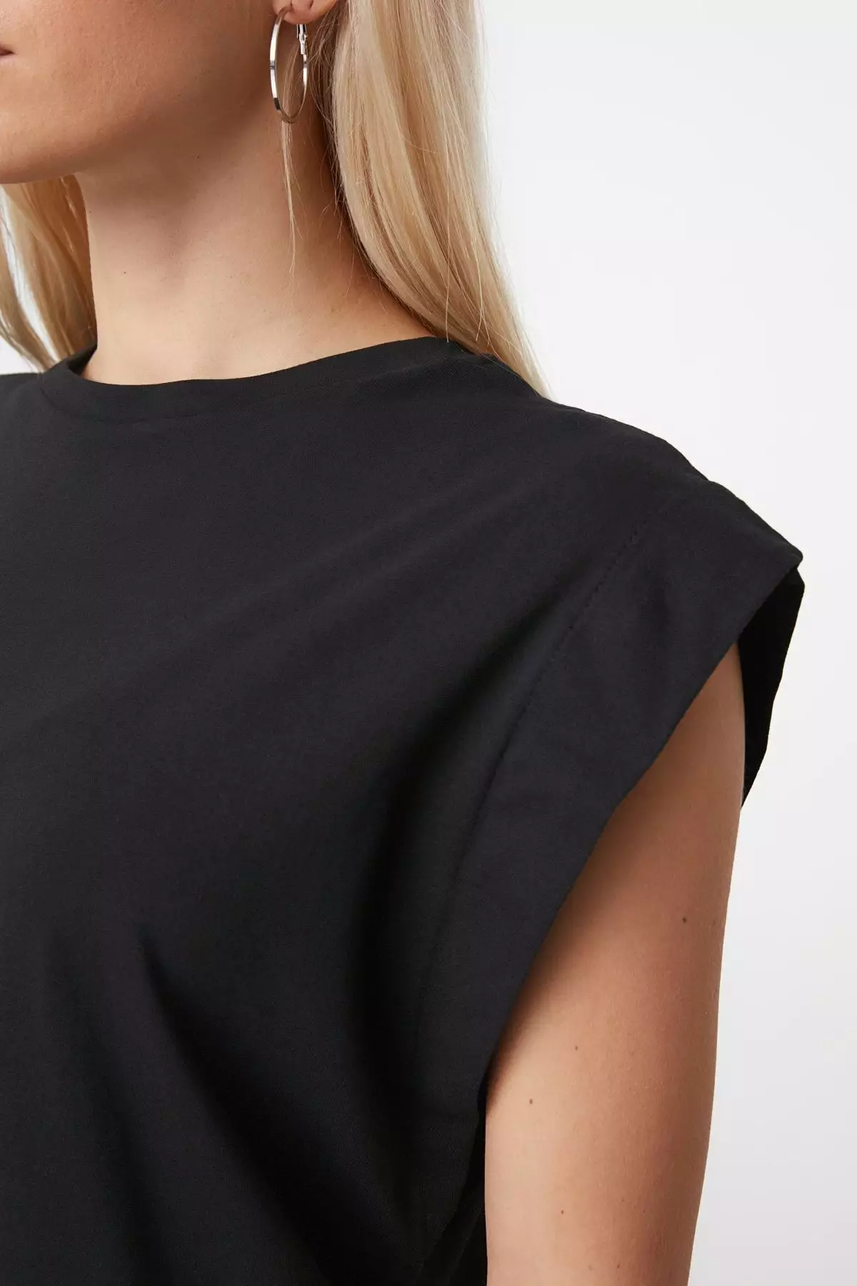 Wide Shoulder Muscle Tank Top