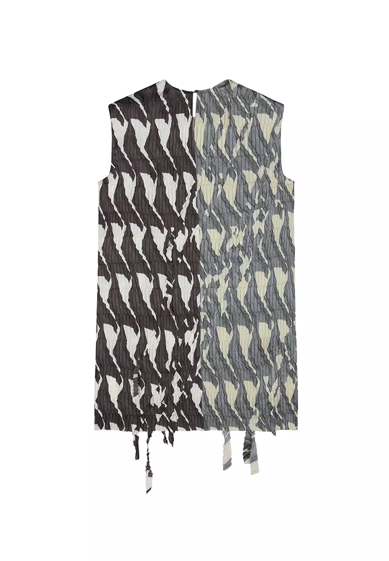 Pleated sleeveless dress