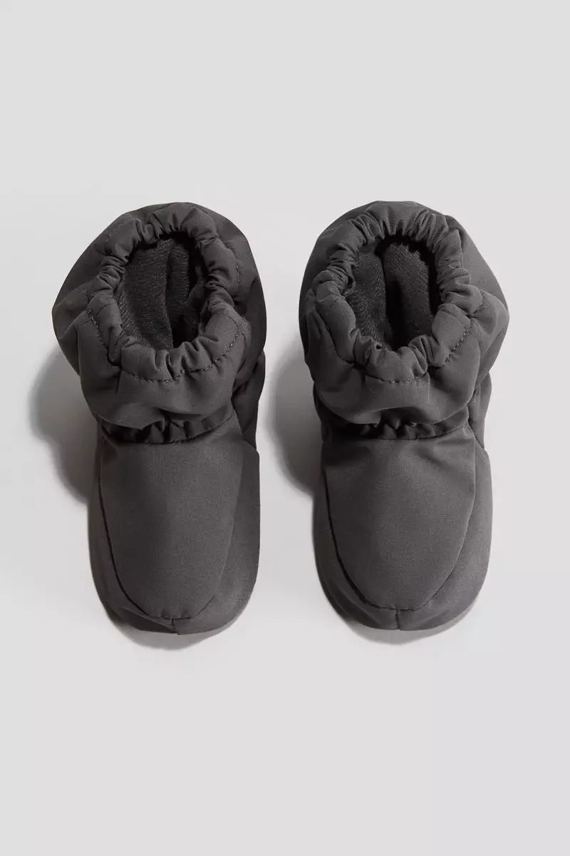 Water-repellent bootees