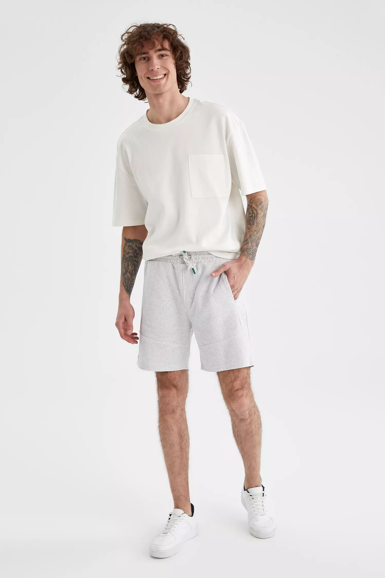 White slim hot sale fit shorts