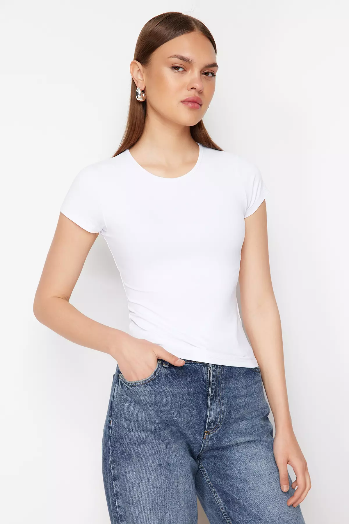 TRENDYOL Damen Basic T-Shirt – Rundhals, Kurzärmlig, Aus 100% Baumwolle, Tailliert, In Verschiedenen Größen