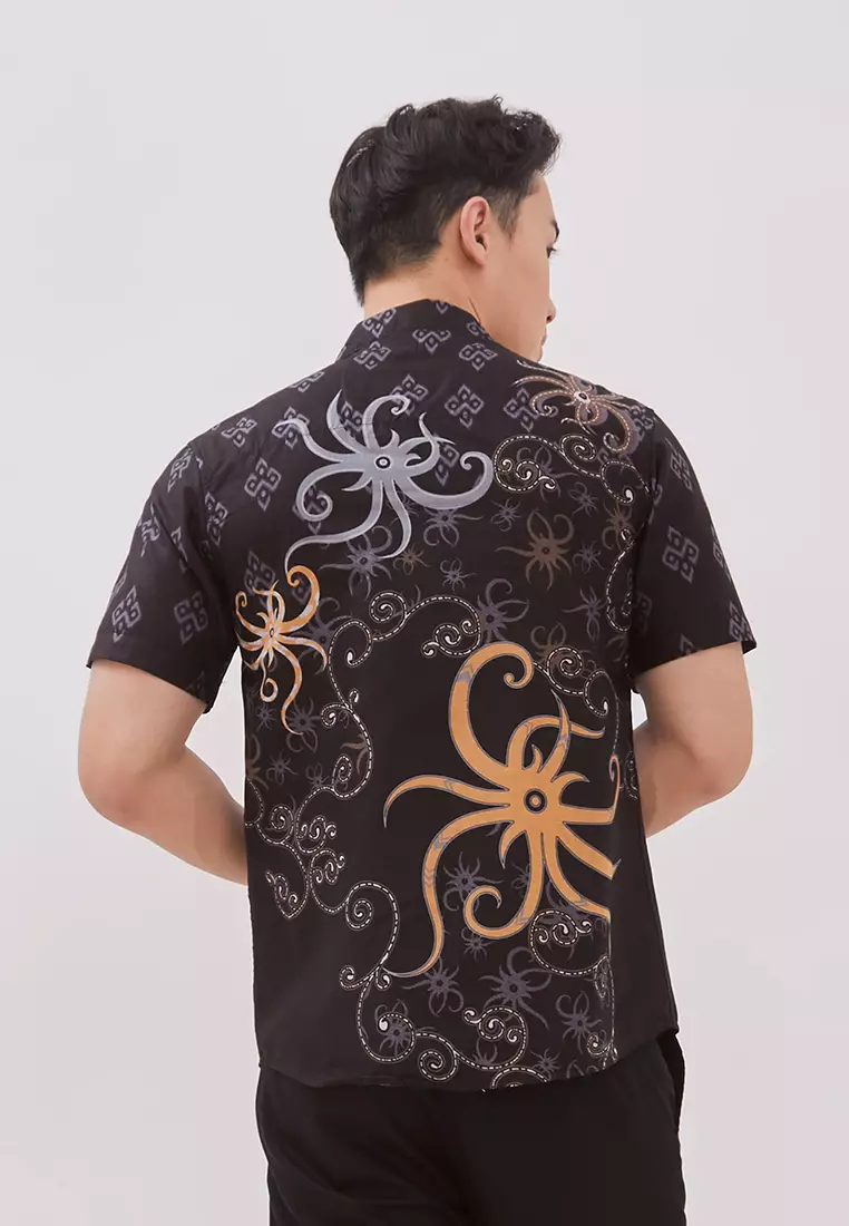 Slimfit Sarkara Kemeja Batik Pria Lengan Pendek