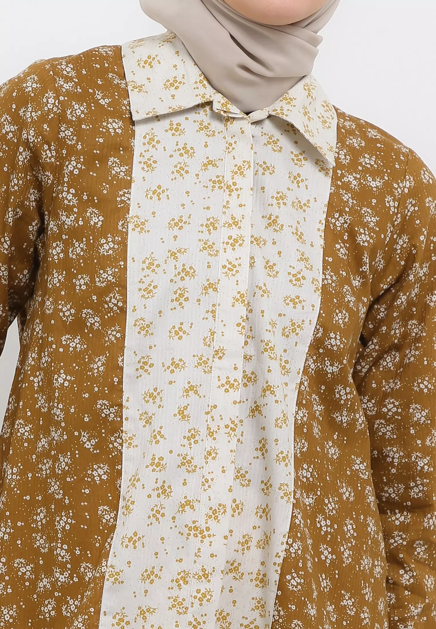 MFMW Elsie Atasan Blouse Brown Motif Bunga